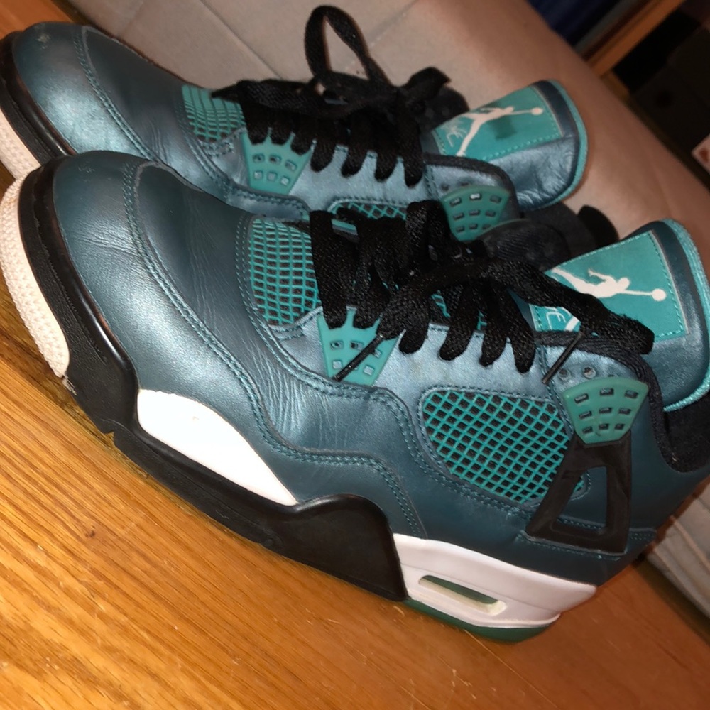 Teal Retro 4s